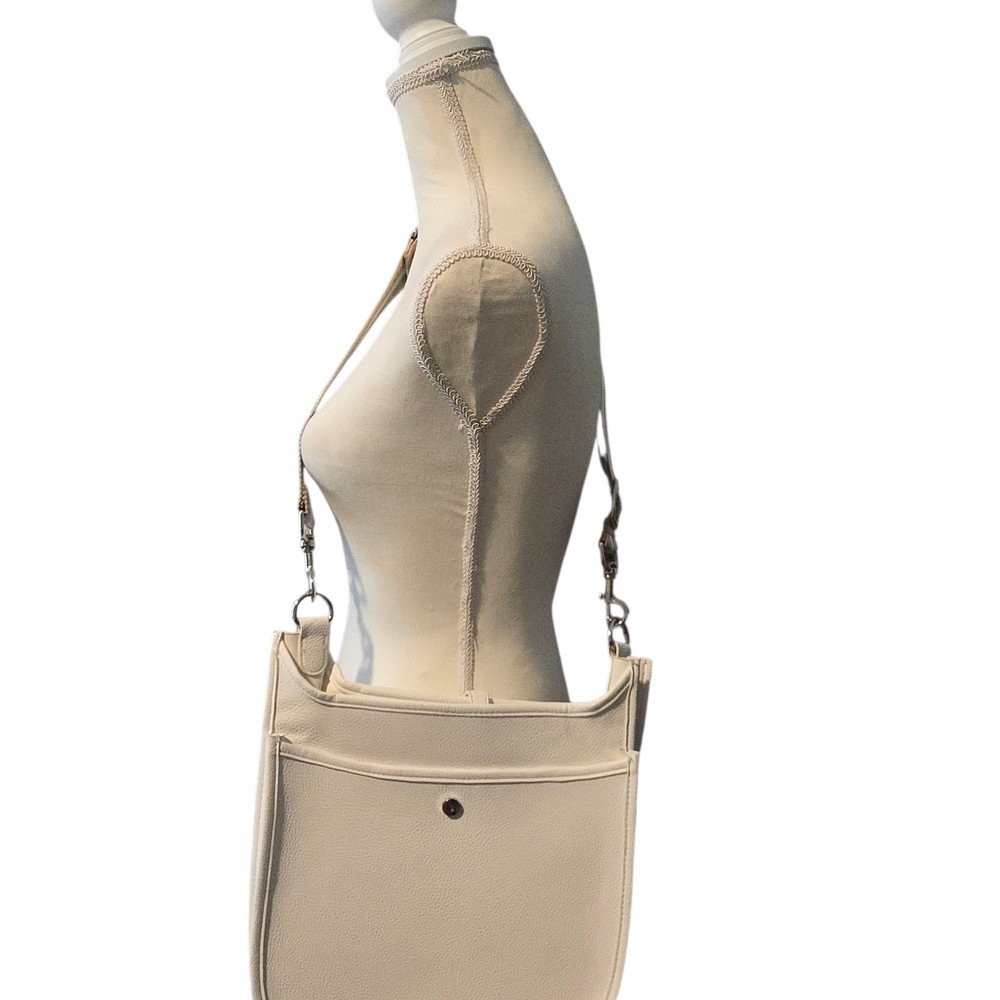 😁White Crossbody Bag Adjustable Metalic Gold White Silver Strap Silver Hardware - Picture 4 of 8